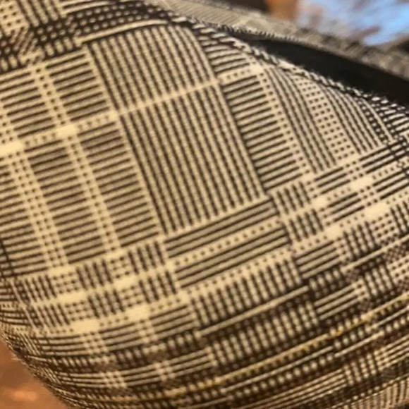 Tahari Laurie plaid pumps - Picture 8 of 9